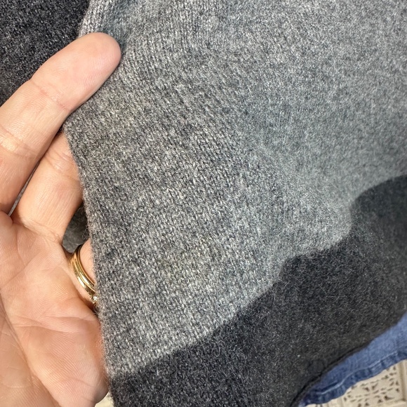 Vince 100% Cashmere Gray Striped Colorblock Short Sleeve Bat Wing Sweater Sz M/L - Picture 7 of 9